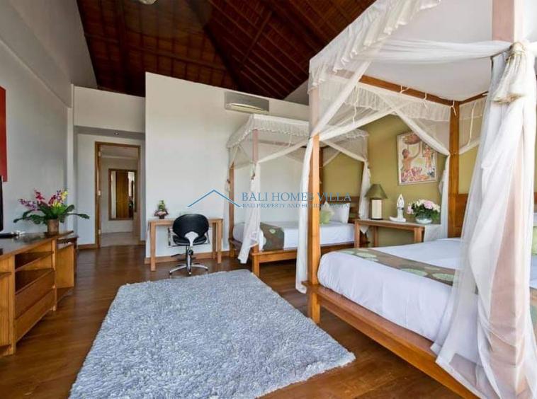 villa 4 bedroom modern luxury seminyak for sale 6