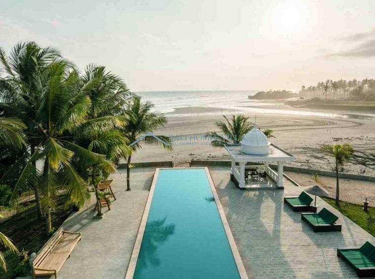 bedroom villa beachfront big land cheap price are classic architecture in Tabanan Bali for sale